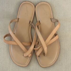 Universal Thread Colette Strappy Flip Flop Sandals - Bone - Size 7